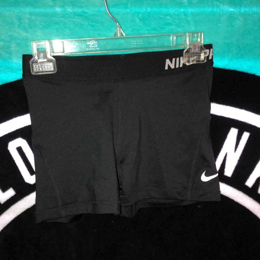 Black nike pros